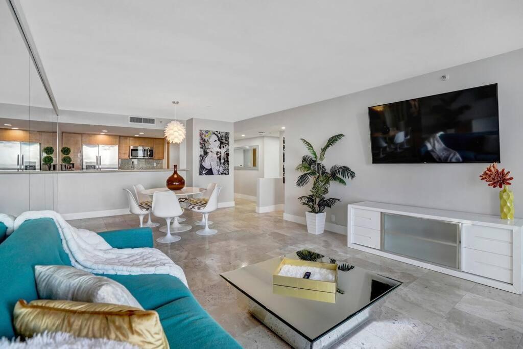 The Audrey! Penthouse With Direct Water Views! *